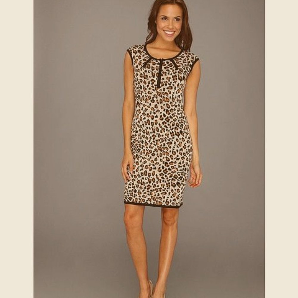👗Calvin Klein Knit Animal Print Knit Dress